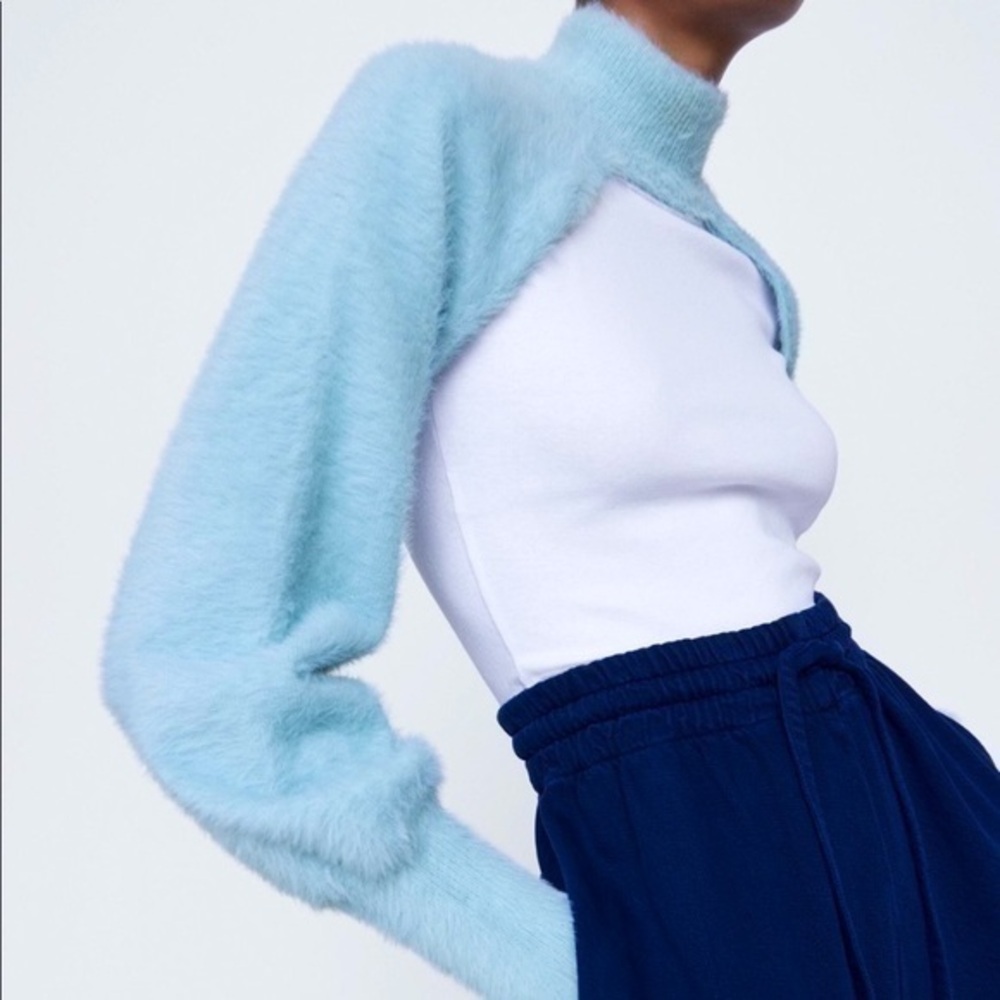 NWT Zara turquoise faux fur arm warmer sweater. Medium